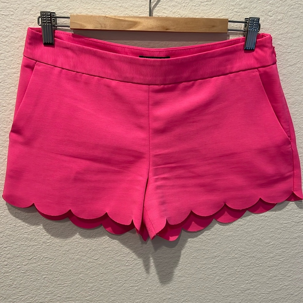 Express Scalloped Edge Short in Pink Size 2